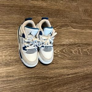 Kid Jordan 4’s 10c